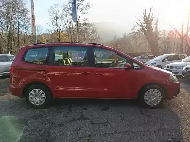 Używany Seat Alhambra Reference 140 KM (102 kW) 2011 Czerwony Minivan