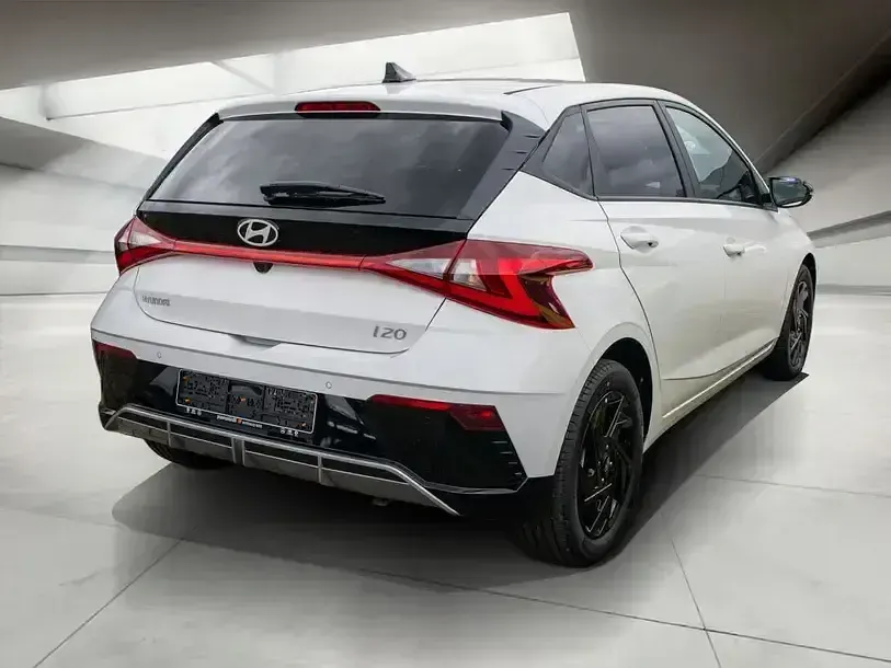 Gebraucht Hyundai i20 Blackline 90 PS (66 kW) 2026 Weiß Kleinwagen