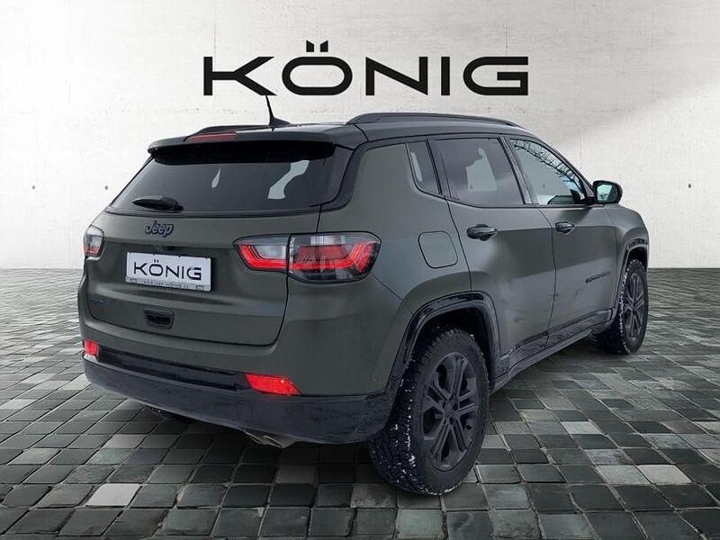 Gebraucht Jeep Compass 180 PS (132 kW) 2022 Mattzweifarblackierung mimet SUV