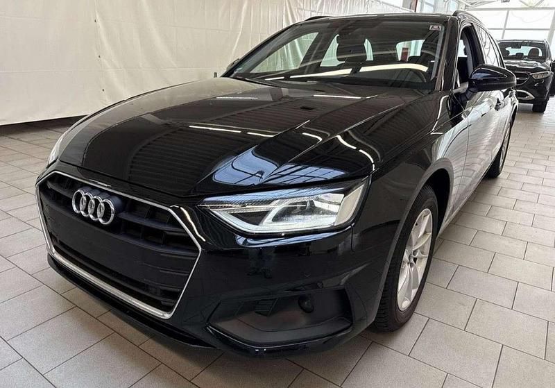 Gebraucht Audi A4 163 PS (119 kW) 2023 Brillantschwarz Kombi