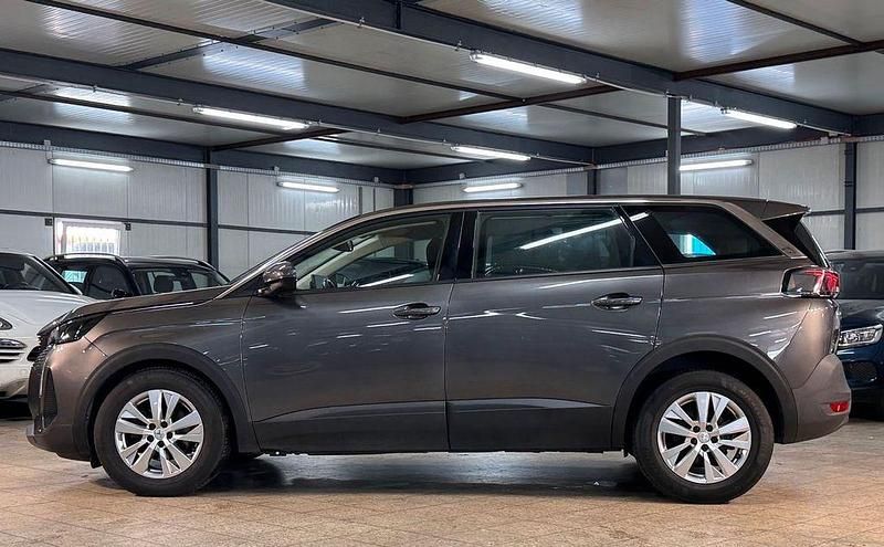 Gebraucht Peugeot 5008 Active 131 PS (96 kW) 2023 Grau Van / Kleinbus