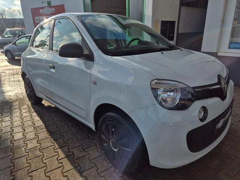 Gebraucht Renault Twingo Life 69 PS (50 kW) 2016 Weiß Kleinwagen
