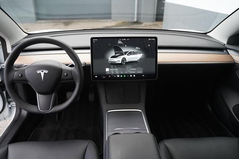 Gebraucht Tesla Model 3 Standard Range 208 kW (283 PS) 2023 Weiß Limousine