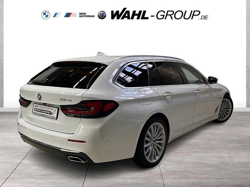 Gebraucht BMW 530e Luxury Line 292 PS (214 kW) 2022 Weiß Kombi
