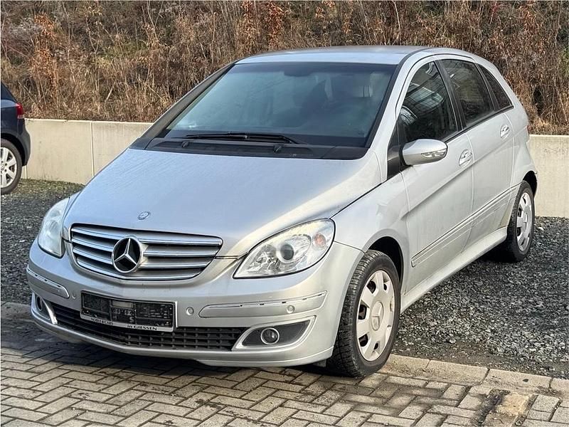 Silber Gebraucht 2006 Mercedes B200 Van / Kleinbus | 2.700 € (Superpreis) - Bild 1/4