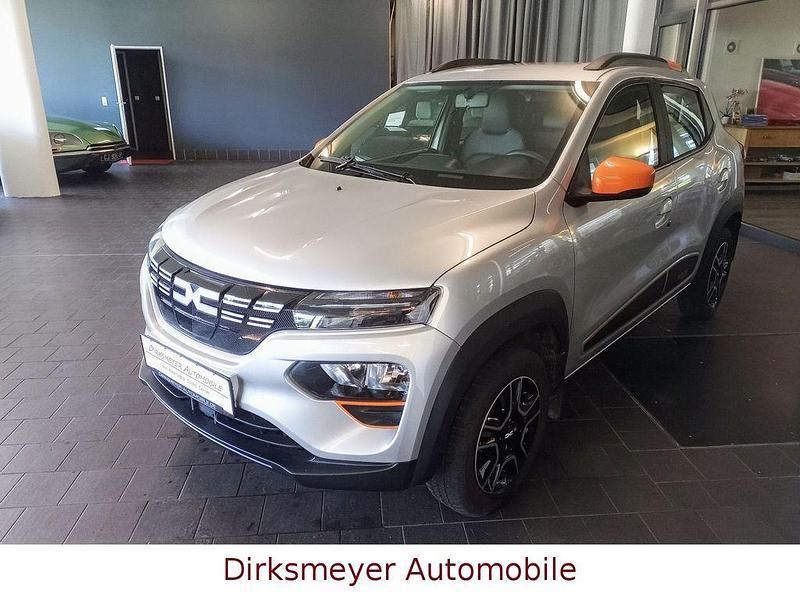 Silber Gebraucht 2022 Dacia Spring Essentiel Kleinwagen | 11.600 € (Fairer Preis) - Bild 1/4
