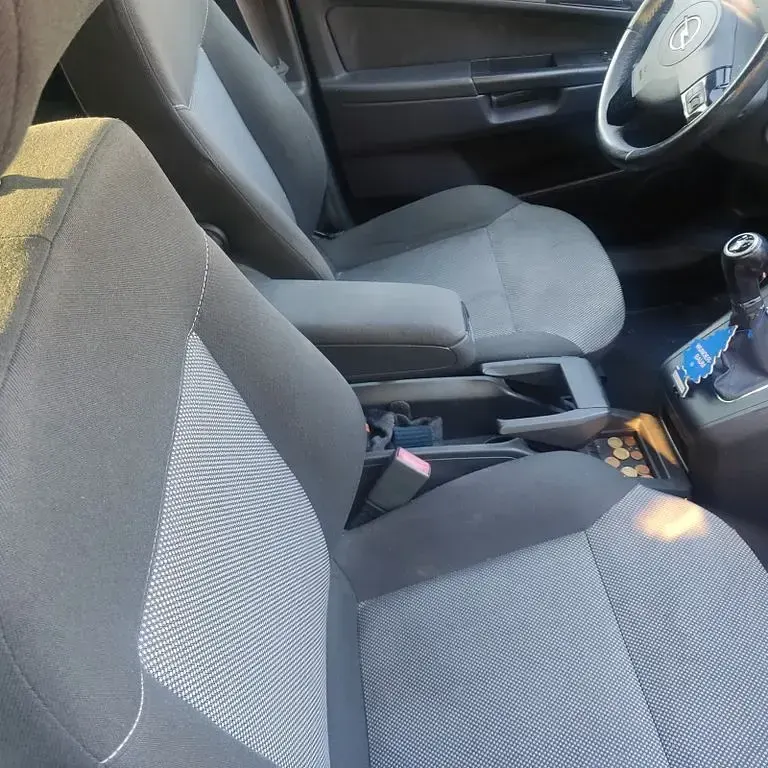 Gebraucht Opel Zafira Edition 140 PS (102 kW) 2011 Grau Van / Kleinbus