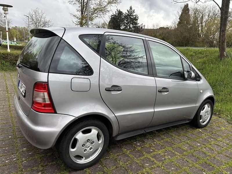 Gebraucht Mercedes A160 102 PS (75 kW) 2000 Silber Limousine