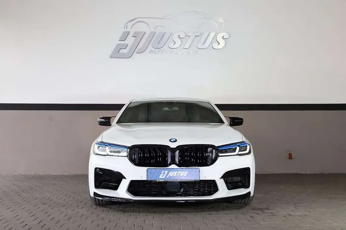 Gebraucht BMW 550 462 PS (339 kW) 2019 Alpinweiss 3 Limousine