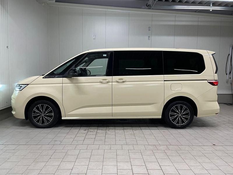 Gebraucht VW Multivan Life 150 PS (110 kW) 2024 Beige Van