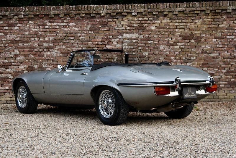 Używany Jaguar E-Type 265 KM (194 kW) 1973 Szary Kabriolet