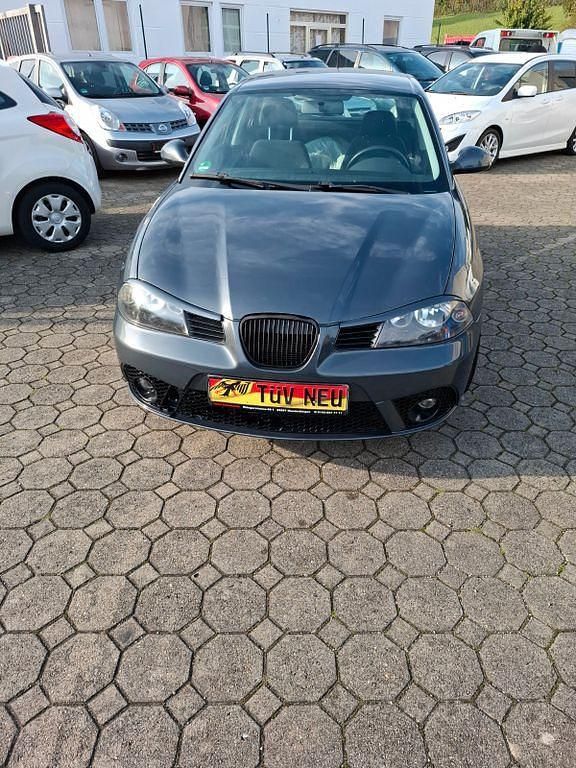 Grau Gebraucht 2008 Seat Ibiza Comfort Limousine | 1.750 € (Guter Preis) - Bild 1/4