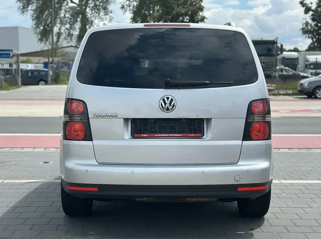 Gebraucht VW Touran 140 PS (102 kW) 2010 Silber Van / Kleinbus
