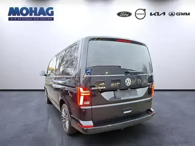 Gebraucht VW Multivan Comfortline 204 PS (150 kW) 2022 Schwarz Van / Kleinbus