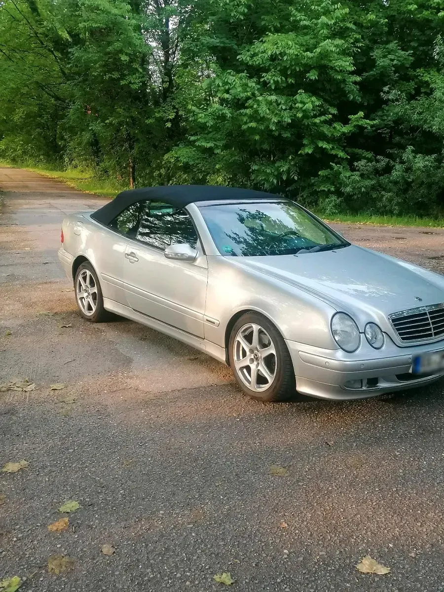 Gebraucht Mercedes CLK230 193 PS (141 kW) 2000 Silber Cabrio
