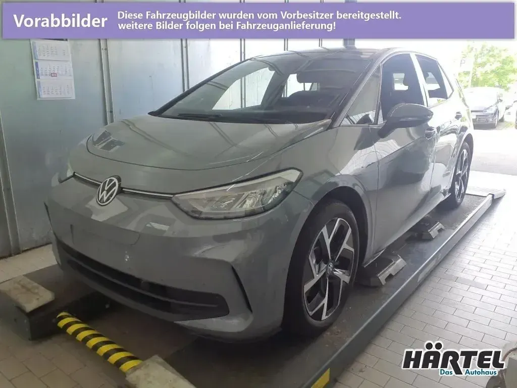Gebraucht VW ID.3 Pro 150 kW (204 PS) 2024 Mondsteingrau (grey), solid Kleinwagen