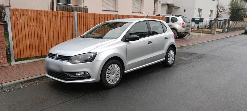 Silber Gebraucht 2016 VW Polo Sound Kleinwagen | 8.250 € (Fairer Preis) - Bild 1/4