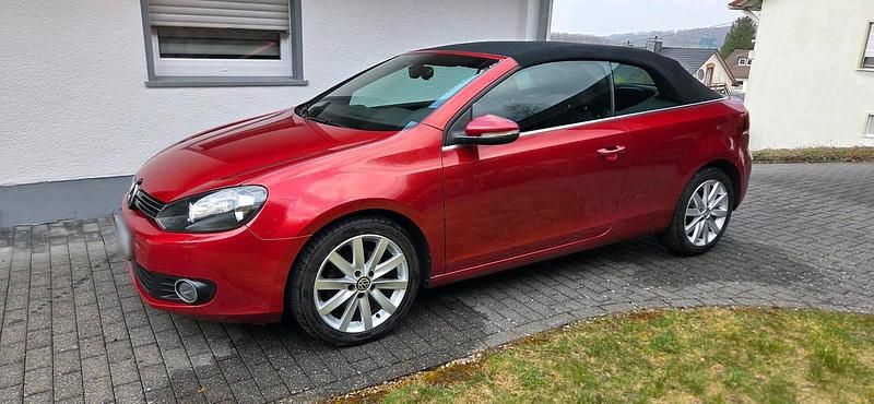 Second-hand VW Golf 105 CP (77 kW) 2011 Roșu Cabrio