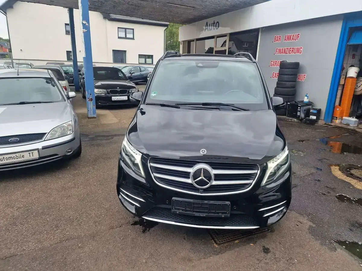 Gebraucht Mercedes V200 Edition 190 PS (139 kW) 2019 Obsidianschwarz metallic Van / Kleinbus