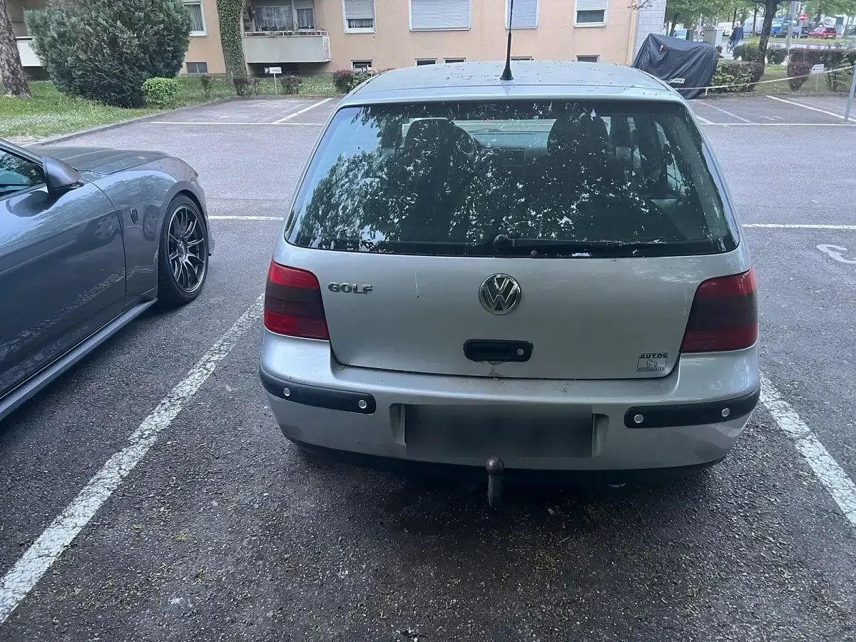 Używany VW Golf IV 75 KM (55 kW) 2001 Srebrny Hatchback