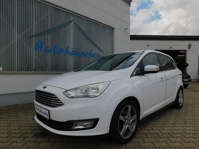Weiß Gebraucht 2015 Ford Grand C-Max Titanium Van / Kleinbus | 11.450 € (Fairer Preis) - Bild 1/4