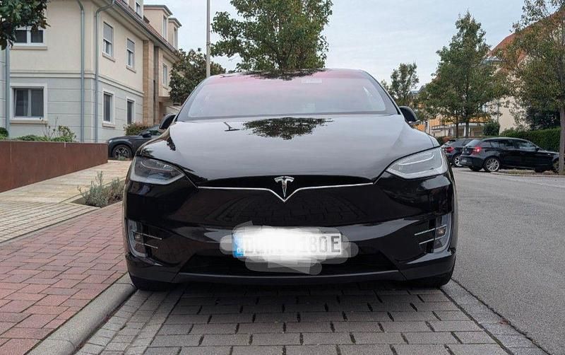 Schwarz Gebraucht 2018 Tesla Model X SUV | 36.500 € (Fairer Preis) - Bild 1/4
