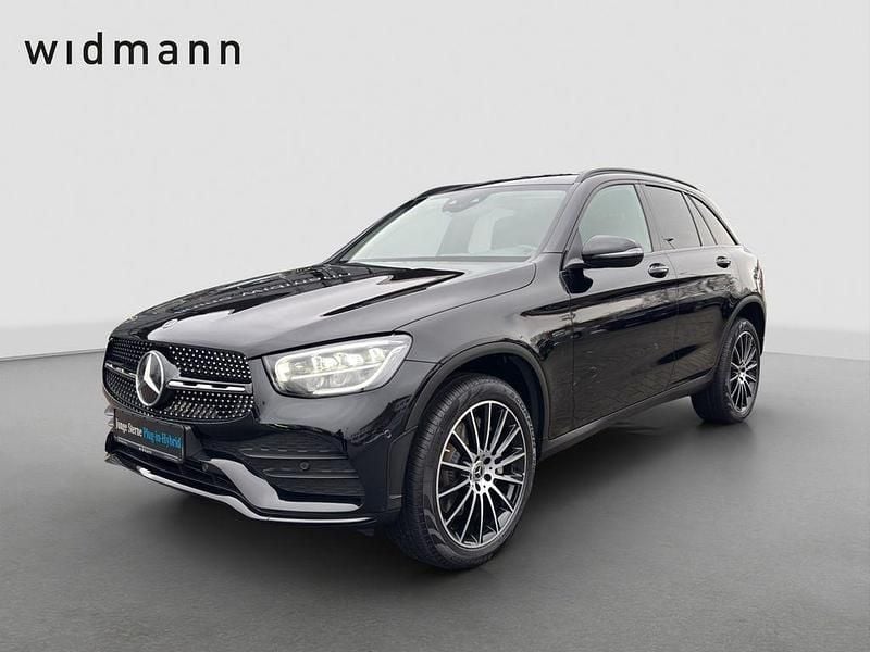 Gebraucht Mercedes GLC300e AMG 194 PS (142 kW) 2021 Unilack schwarz uni SUV