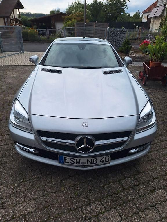 Silber Gebraucht 2011 Mercedes SLK200 Cabrio | 18.550 € (Fairer Preis) - Bild 1/4