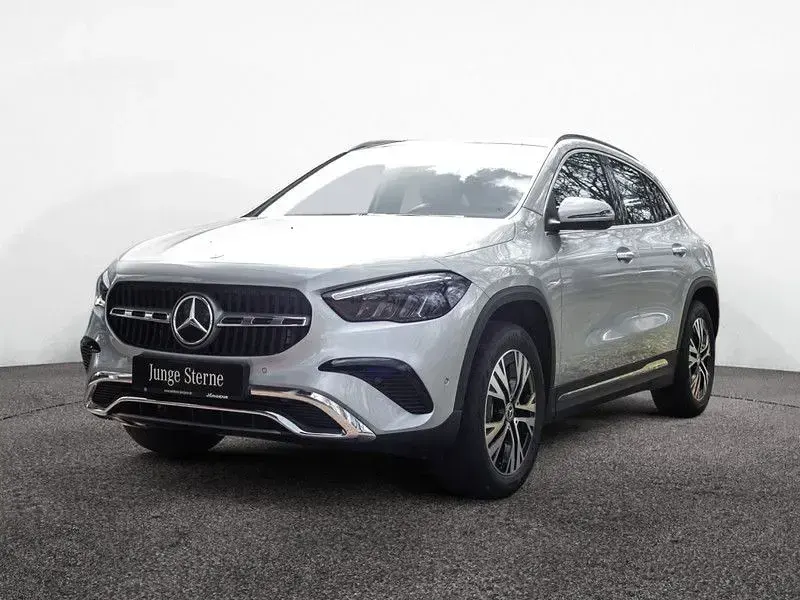 Usata Mercedes GLA200 Progressive 150 CV (110 kW) 2024 Argento SUV