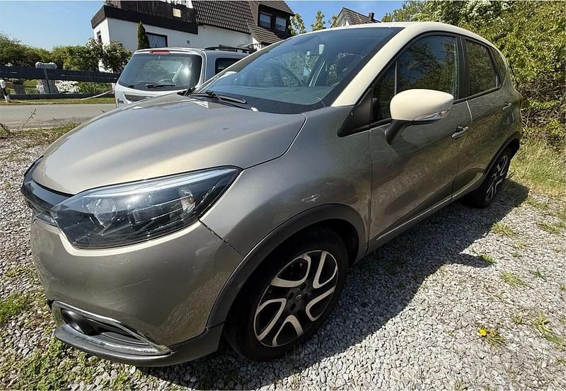 Usata Renault Captur Experience 90 CV (66 kW) 2015 Beige SUV