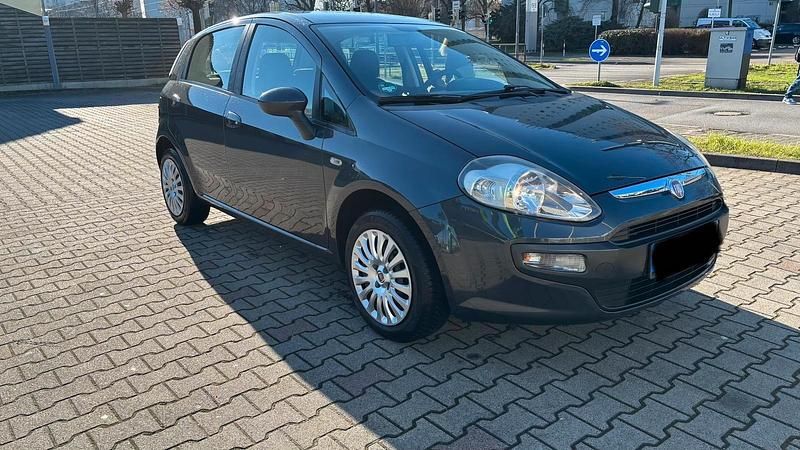 Gebraucht Fiat Punto 65 PS (47 kW) 2010 Grau Kleinwagen