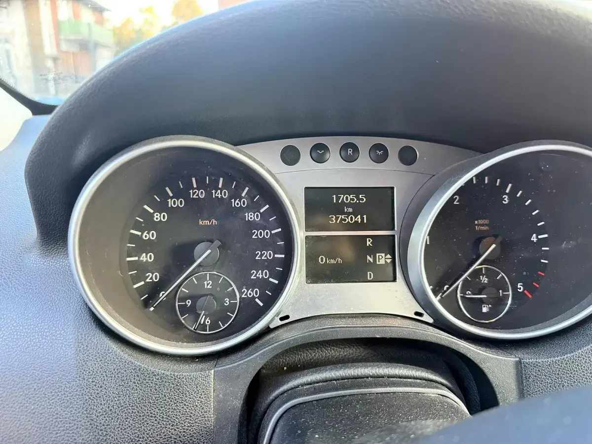 Gebraucht Mercedes ML350 224 PS (164 kW) 2007 Blau SUV