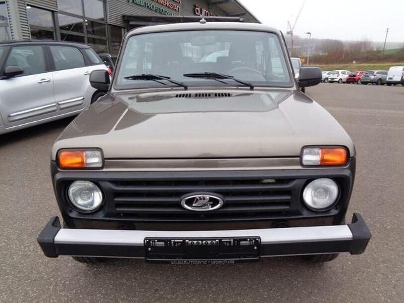 Gebraucht Lada niva 83 PS (61 kW) 2021 Braun SUV