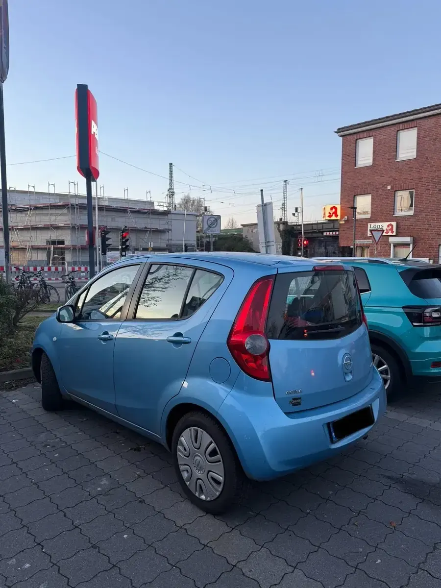 Gebraucht Opel Agila 60 PS (44 kW) 2009 Blau Kleinwagen