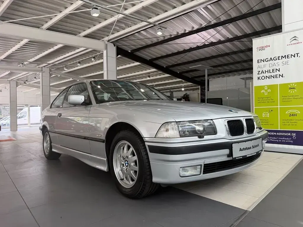 Gebraucht BMW 318 140 PS (102 kW) 1998 Silber Coupé