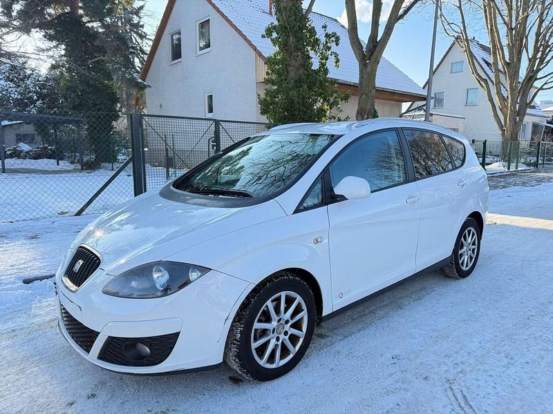 Gebraucht Seat Altea XL Copa 105 PS (77 kW) 2012 Weiß Van / Kleinbus