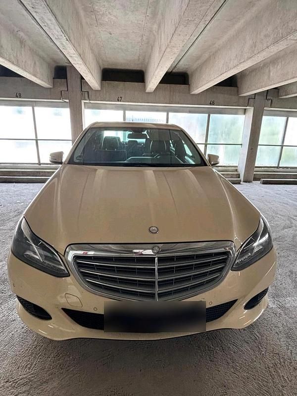 Gebraucht Mercedes E200 136 PS (100 kW) 2014 Gelb Limousine