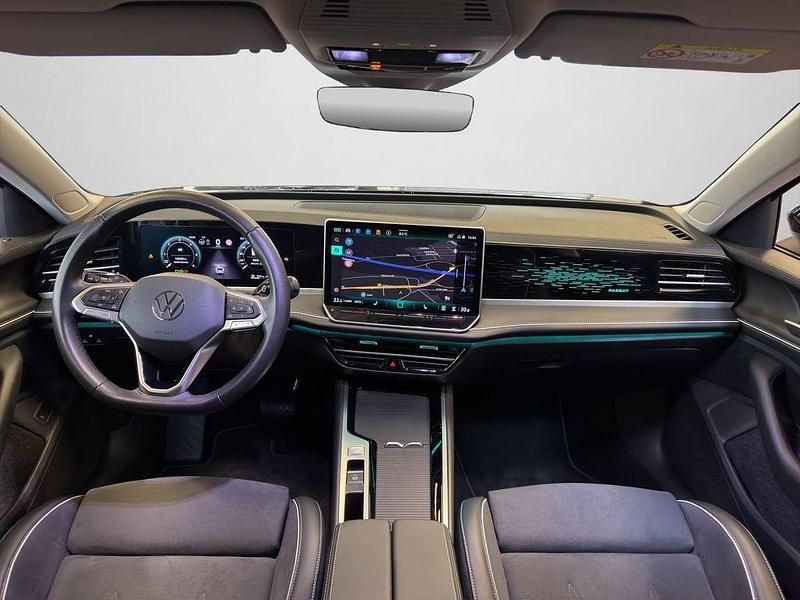 Gebraucht VW Passat Elegance 150 PS (110 kW) 2025 Grenadillschwarz metallic (metallic) Kombi