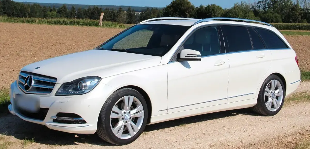 Gebraucht Mercedes C200 Avantgarde 184 PS (135 kW) 2012 Weiß Kombi