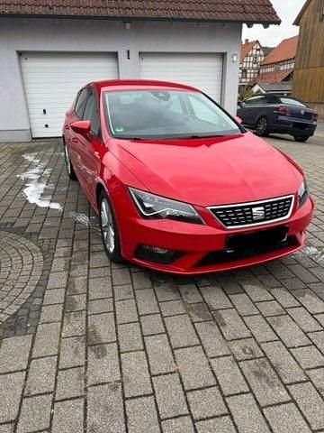 Rot Gebraucht 2020 Seat Leon XCELLENCE Limousine | 15.250 € (Superpreis) - Bild 1/4