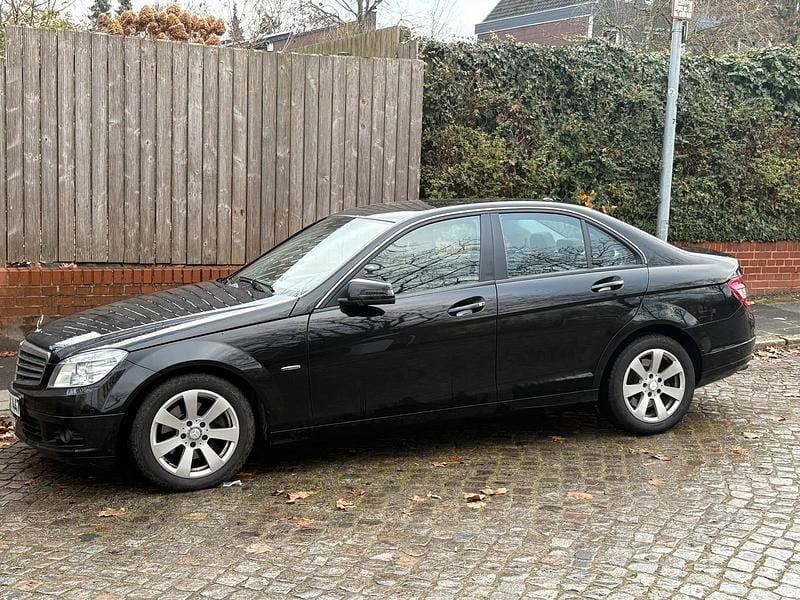 Schwarz Gebraucht 2010 Mercedes C220 Limousine | 4.999 € (Fairer Preis) - Bild 1/4