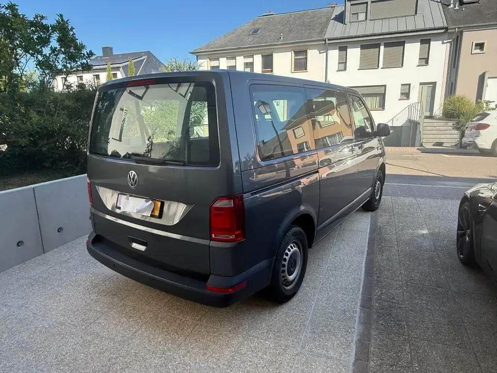 Gebraucht VW T6 Trendline 150 PS (110 kW) 2015 Grau Van