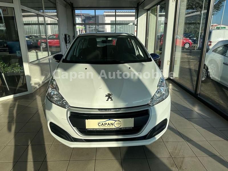 Gebraucht Peugeot 208 68 PS (50 kW) 2018 Weiß Kleinwagen