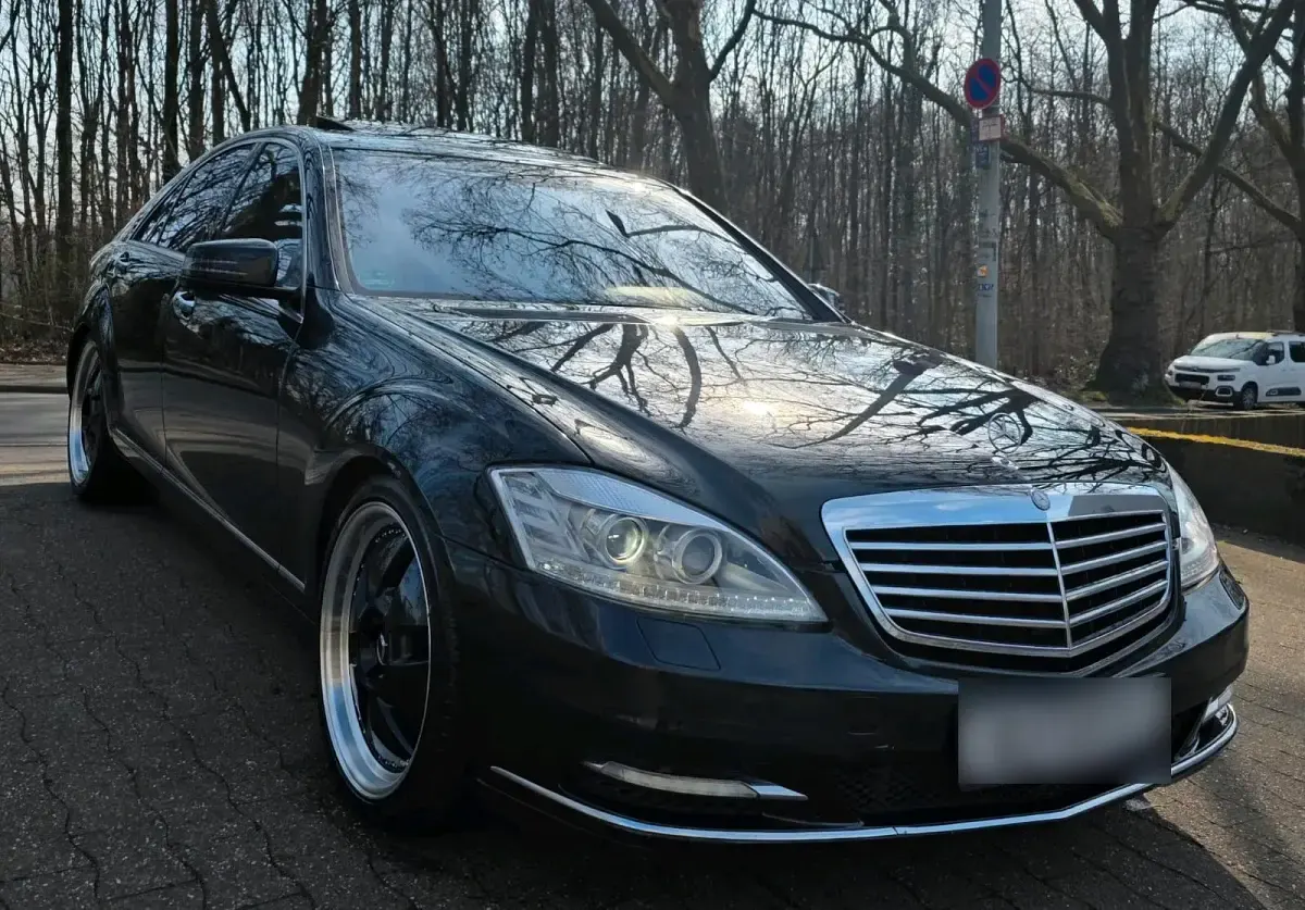 Gebraucht Mercedes S500 387 PS (284 kW) 2007 Schwarz Limousine