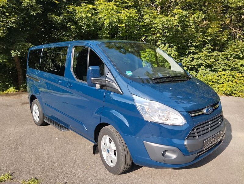Blau Gebraucht 2017 Ford Tourneo Custom Titanium Van / Kleinbus | 24.000 € (Guter Preis) - Bild 1/4