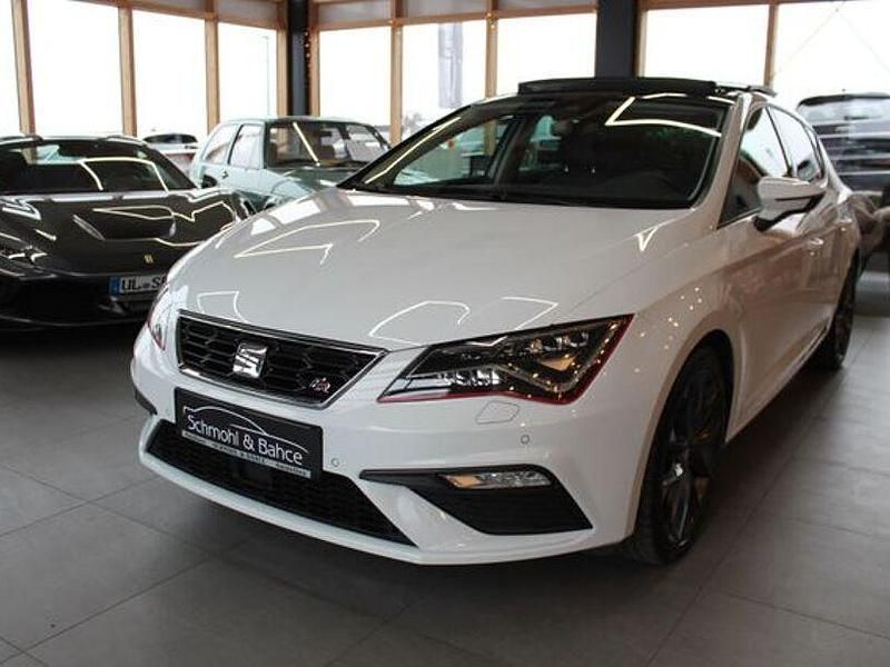 Weiß Gebraucht 2019 Seat Leon FR Limousine | 18.790 € (Fairer Preis) - Bild 1/4