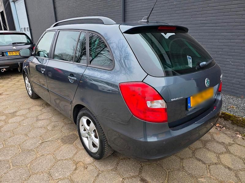 Gebraucht Skoda Fabia 100 PS (73 kW) 2010 Grau Kombi