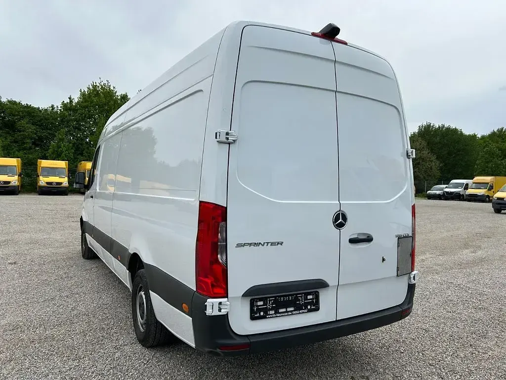 Używany Mercedes Sprinter 150 KM (110 kW) 2022 Biały Van