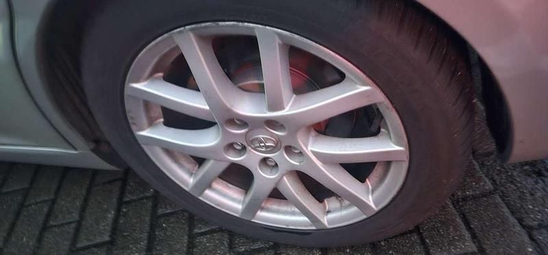 Gebraucht Toyota Corolla Edition 129 PS (94 kW) 2007 Silber Kombi