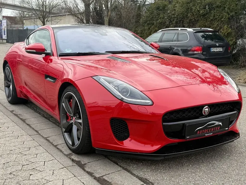 Gebraucht Jaguar F-Type Chequered Flag 300 PS (220 kW) 2019 Rot Coupé